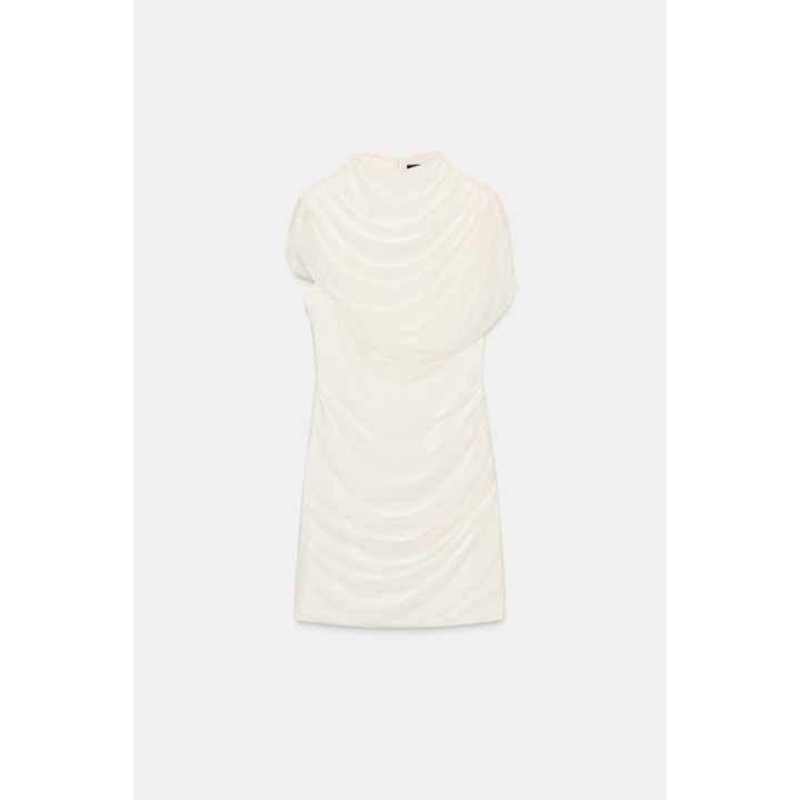 Платье с коротким фасоном и сопровождающей накидкой