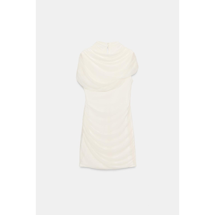 Платье с коротким фасоном и сопровождающей накидкой