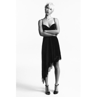 БАРХАТНОЕ ПЛАТЬЕ МИДИ С КРУЖЕВОМ