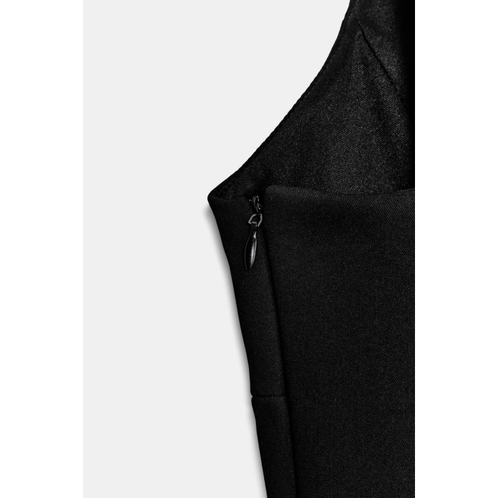 КОРОТКОЕ ПЛАТЬЕ С БАНТОМ И УКРАШЕНИЕМ