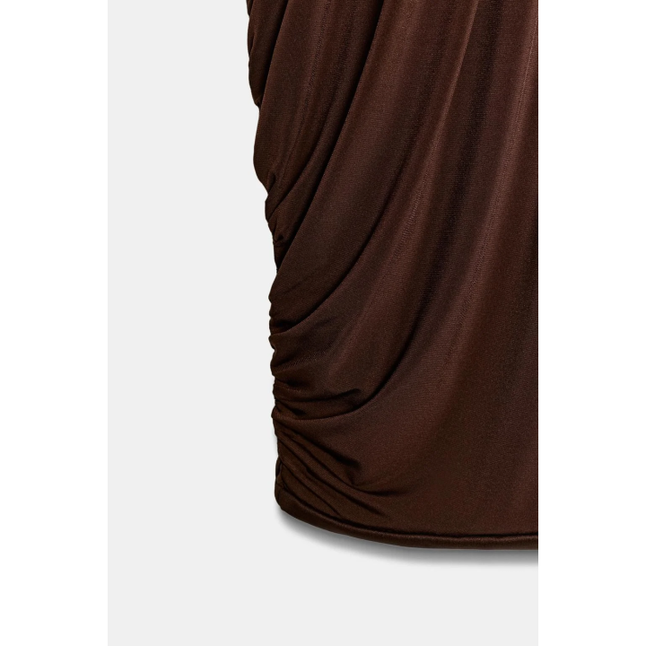 Платье с пайетками и баллонным подолом