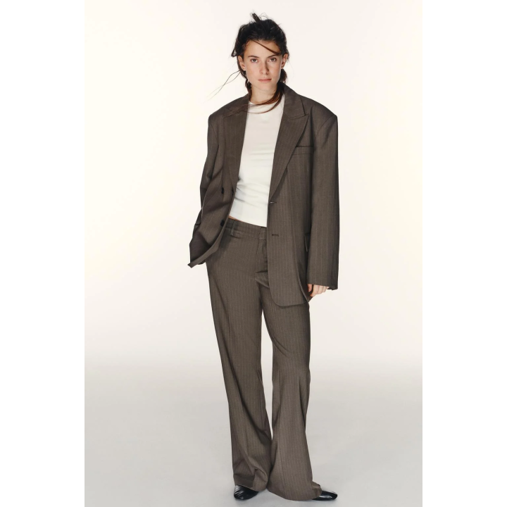 БРЮКИ В ТОНКУЮ ПОЛОСКУ