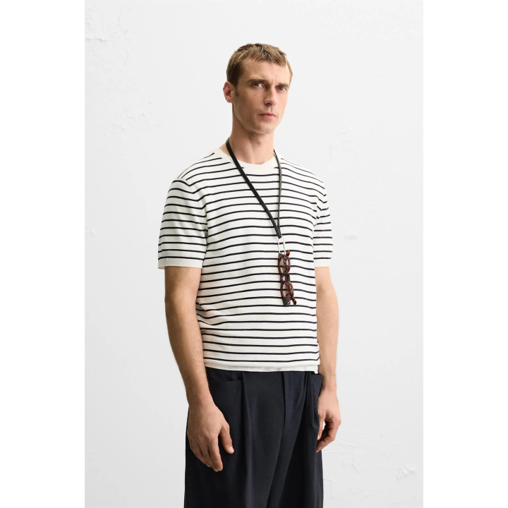 Футболка из вязаного трикотажа flowing knit