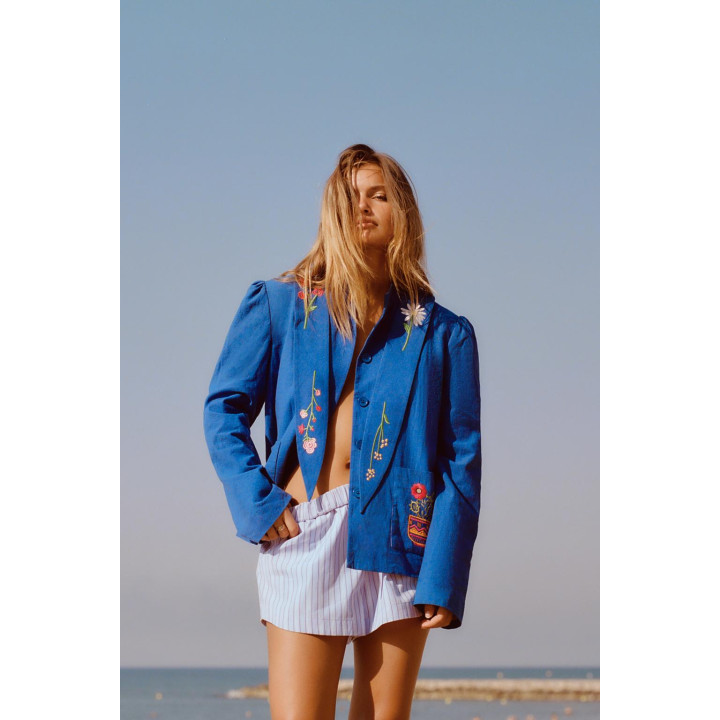 КУРТКА С ВЫШИВКОЙ