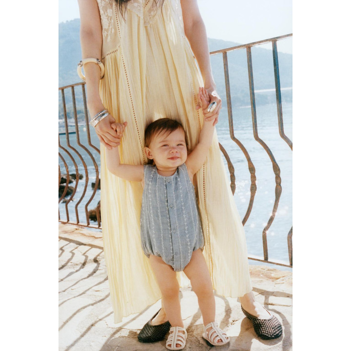 Комбинезон с вышивкой