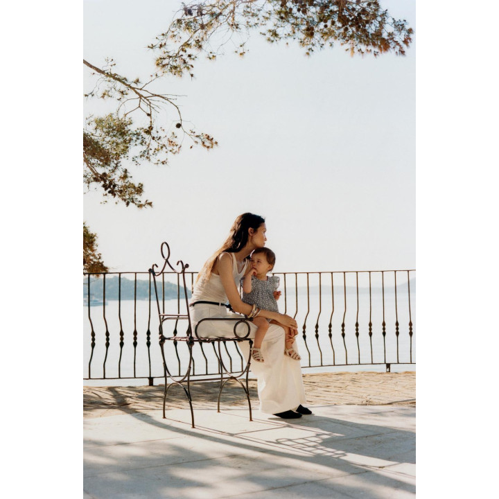 Комбинезон с вышитыми цветочными оборками