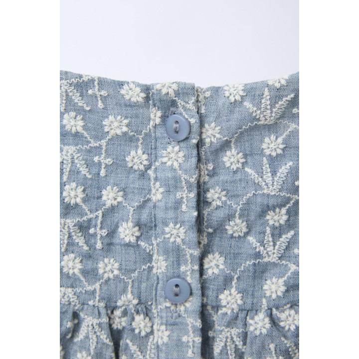 Комбинезон с вышитыми цветочными оборками