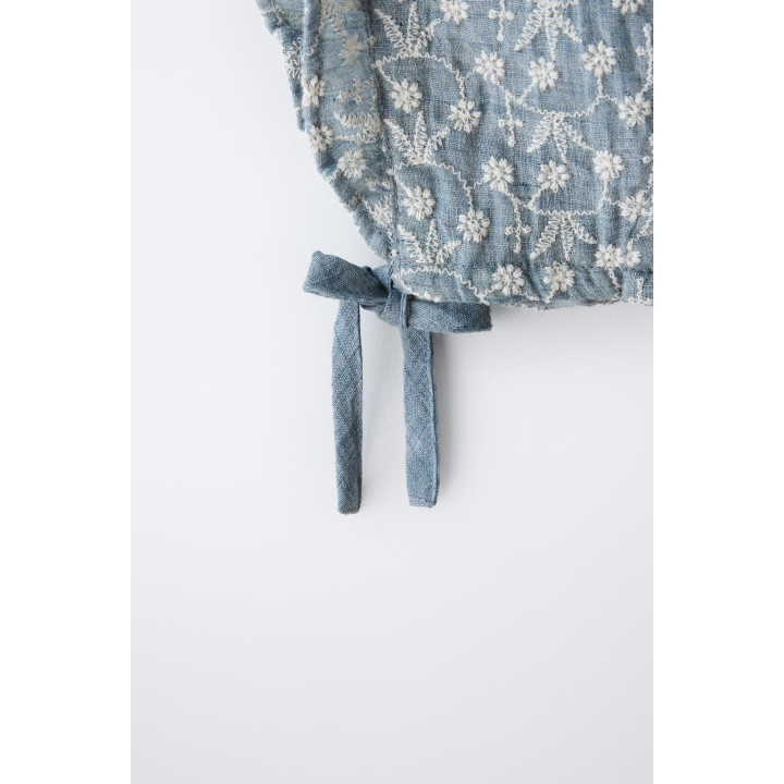 Швейцарский боннет с вышивкой