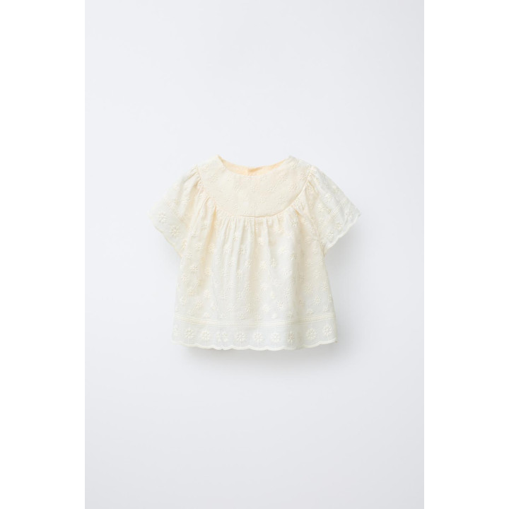 БЛУЗА С ЦВЕТОЧНОЙ ВЫШИВКОЙ