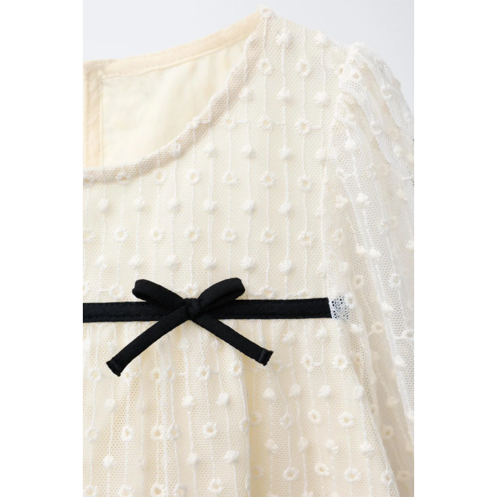 ПЛАТЬЕ ИЗ ТЮЛЯ С ВЫШИВКОЙ И БАНТАМИ