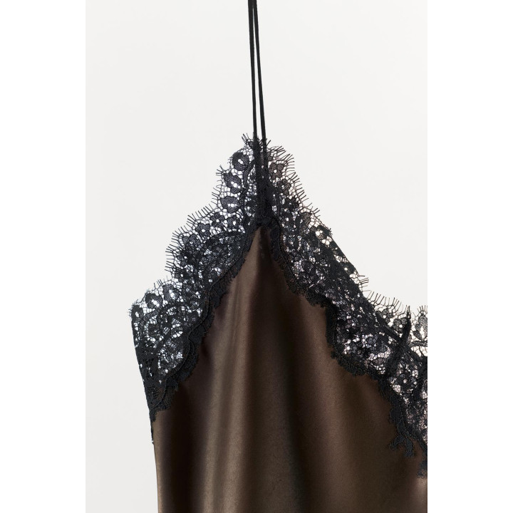 АТЛАСНЫЙ ТОП С КРУЖЕВОМ