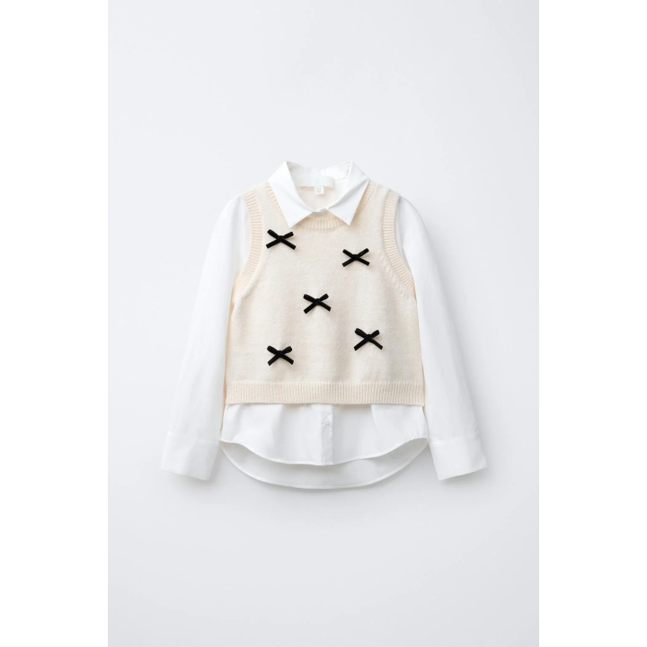 РУБАШКА ИЗ ПОПЛИНА С ТРИКОТАЖНЫМ ЖИЛЕТОМ И БАРХАТНЫМИ БАНТАМИ