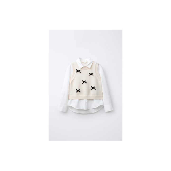 РУБАШКА ИЗ ПОПЛИНА С ТРИКОТАЖНЫМ ЖИЛЕТОМ И БАРХАТНЫМИ БАНТАМИ