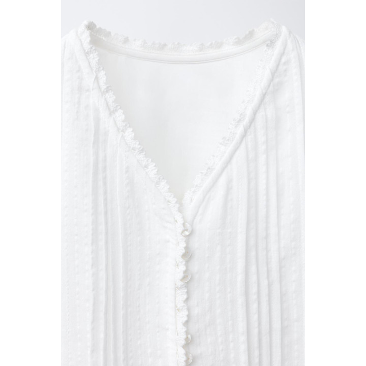 РУБАШКА В РОМАНТИЧЕСКОМ СТИЛЕ СО СБОРКАМИ