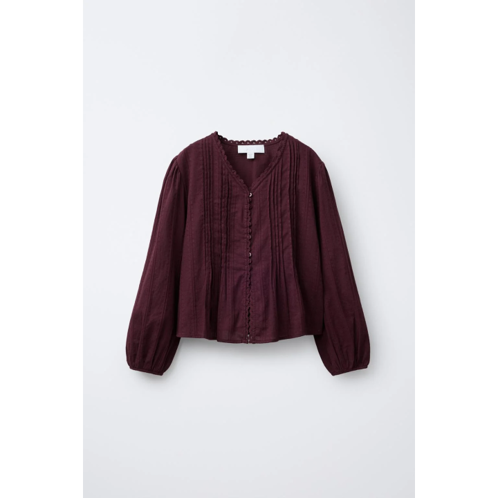 РУБАШКА В РОМАНТИЧЕСКОМ СТИЛЕ ИЗ РЕЛЬЕФНОЙ ТКАНИ