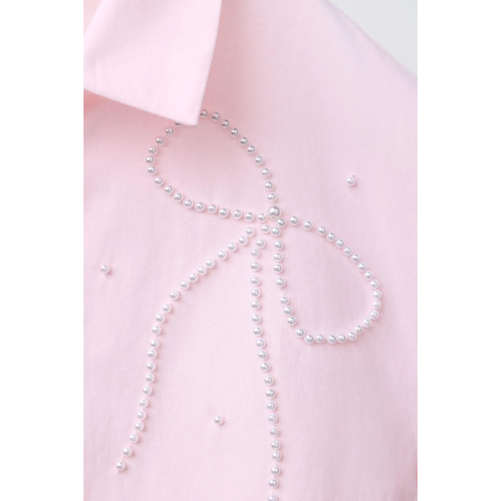 РУБАШКА ИЗ ПОПЛИНА С БАНТОМ И БУСИНАМИ