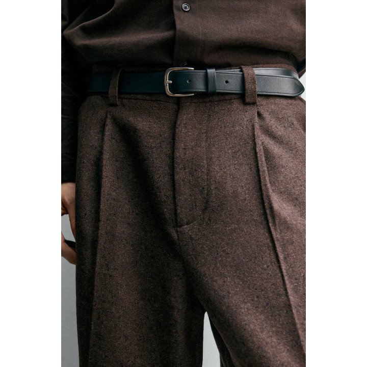 БРЮКИ С ЗАЩИПАМИ И ПУГОВИЦАМИ