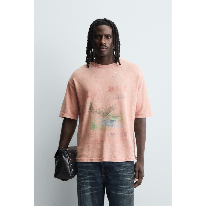 ТРИКОТАЖНАЯ ФУТБОЛКА С ПРИНТОМ И ЭФФЕКТОМ СТИРКИ