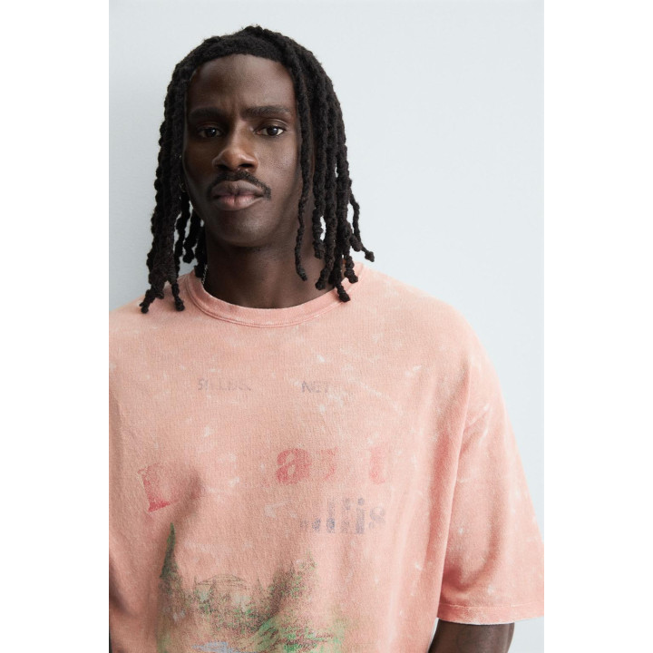 ТРИКОТАЖНАЯ ФУТБОЛКА С ПРИНТОМ И ЭФФЕКТОМ СТИРКИ