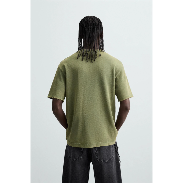 ТРИКОТАЖНАЯ ФУТБОЛКА С ПРИНТОМ И ЭФФЕКТОМ СТИРКИ