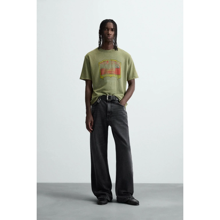 ТРИКОТАЖНАЯ ФУТБОЛКА С ПРИНТОМ И ЭФФЕКТОМ СТИРКИ