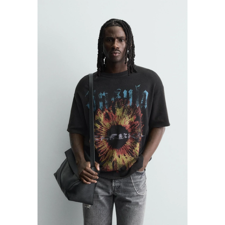 Вязаная футболка с контрастной печатью