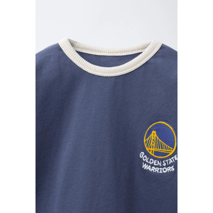 ЛОНГСЛИВ С НАШИВКОЙ NBA