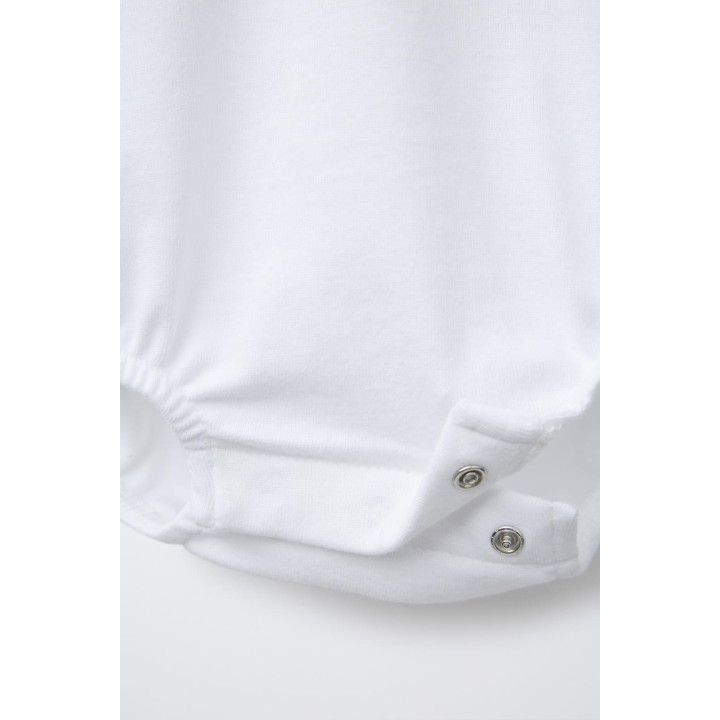 Боди с воротничком петер пэн и швейцарской вышивкой