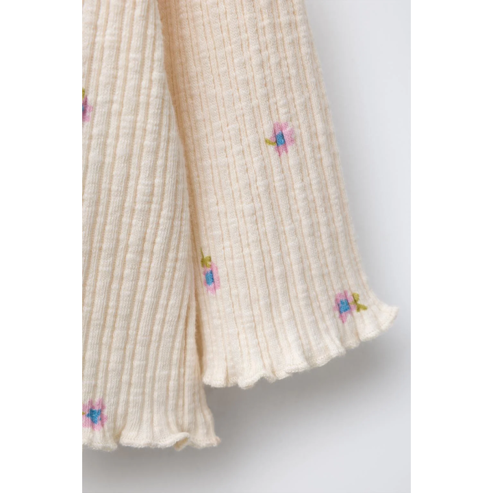 ФУТБОЛКА С ЦВЕТОЧНЫМ РЕЛЬЕФОМ