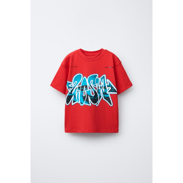 ФУТБОЛКА С ГРАФФИТИ-ПРИНТОМ