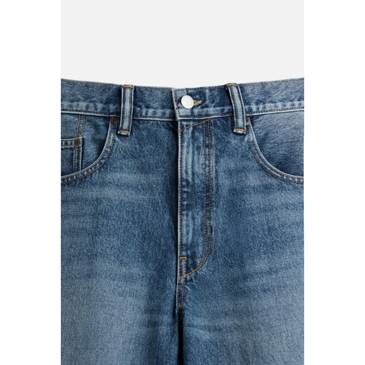 Денимовые бермуды свободного кроя