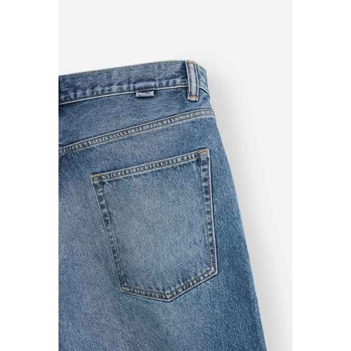 Денимовые бермуды свободного кроя