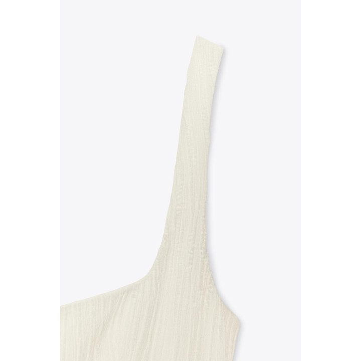 Платье с текстурой и бретельками