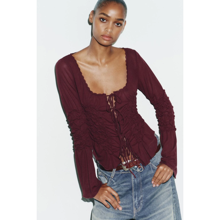 ТОП С ЗАВЯЗКАМИ И ЭЛАСТИЧНЫМИ СБОРКАМИ