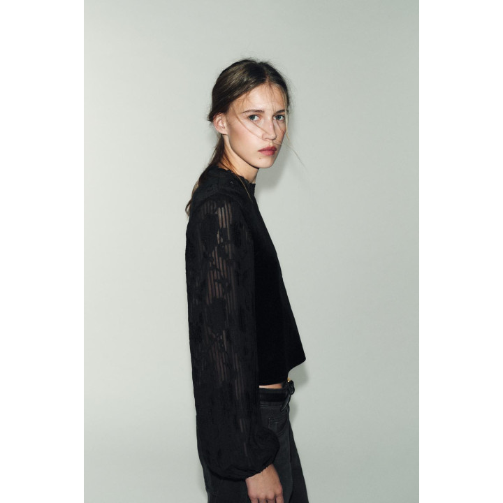 БАРХАТНЫЙ ТОП С ВЫШИВКОЙ