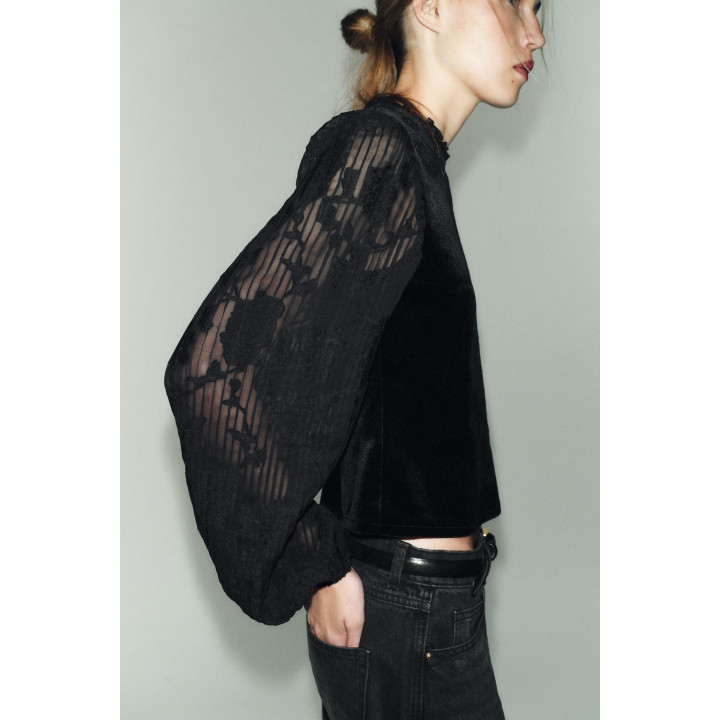 БАРХАТНЫЙ ТОП С ВЫШИВКОЙ