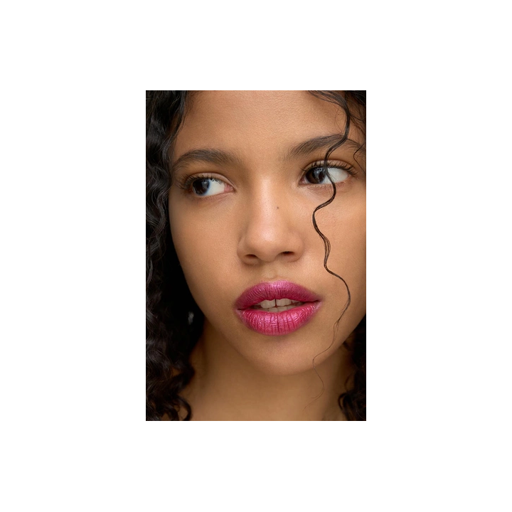 LIQUID LIPSTICK - SPARKLE PRESS ON LIPS