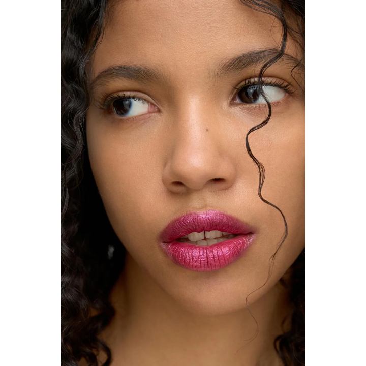 LIQUID LIPSTICK - SPARKLE PRESS ON LIPS