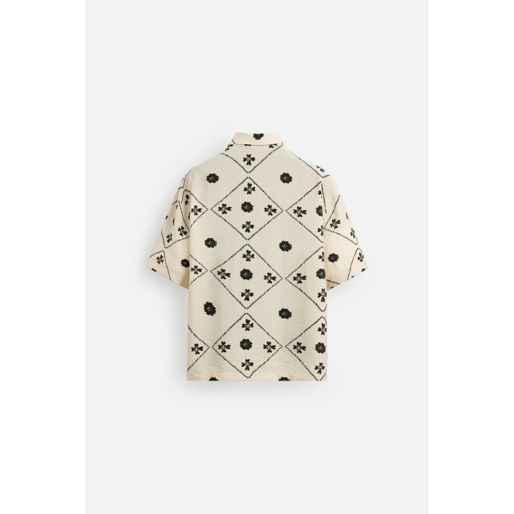 РУБАШКА С КОНТРАСТНЫМ ПРИНТОМ