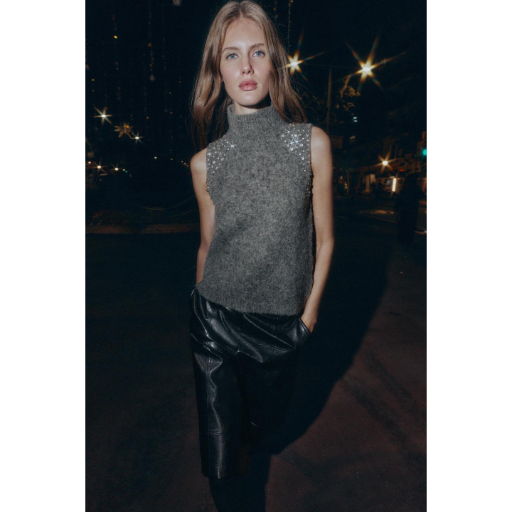 Топ из шерстяного микса со стразами