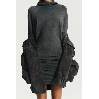 ТРИКОТАЖНОЕ МИНИ-ПЛАТЬЕ С КАПЮШОНОМ