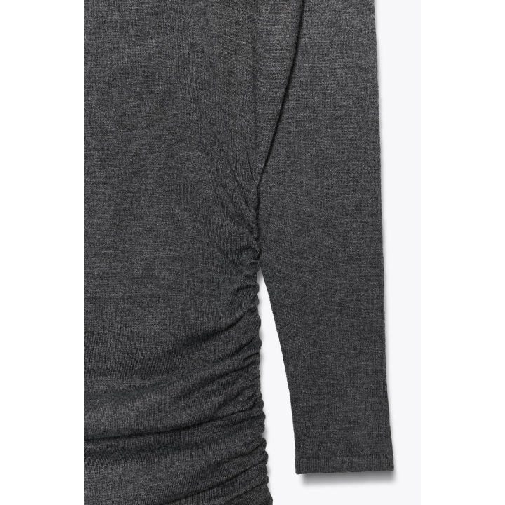 ТРИКОТАЖНОЕ МИНИ-ПЛАТЬЕ С КАПЮШОНОМ