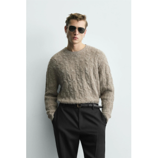 ВОРСИСТЫЙ СВИТЕР С КОСАМИ