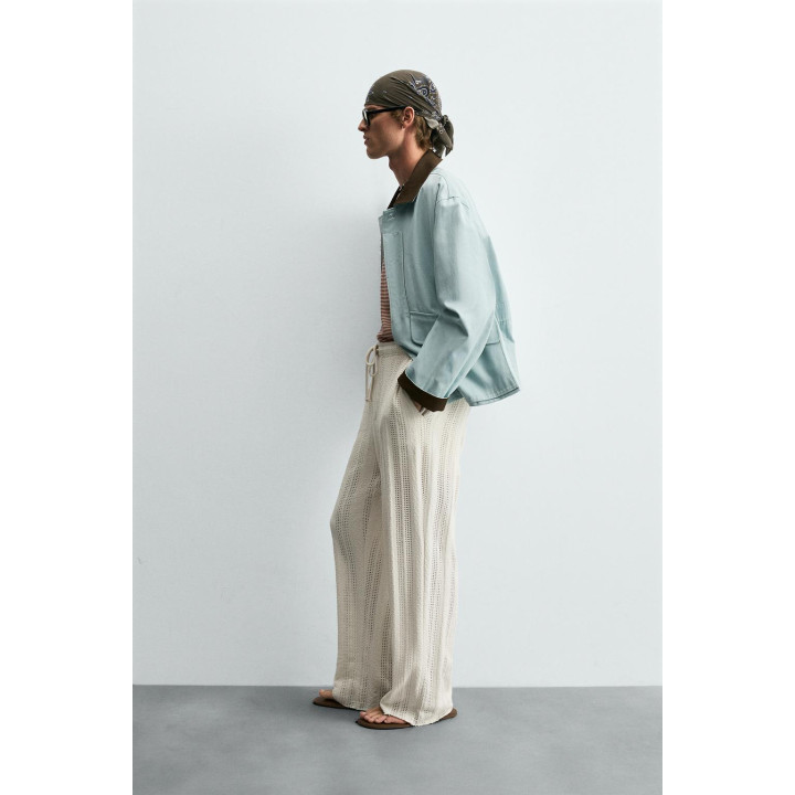 КУРТКА С КОНТРАСТНЫМ ВОРОТНИКОМ