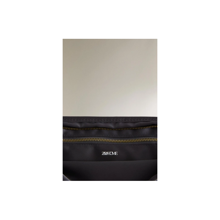 SATEEN OBJECT HOLDER WASH BAG