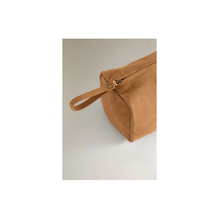 SOFT LEATHER WASH BAG