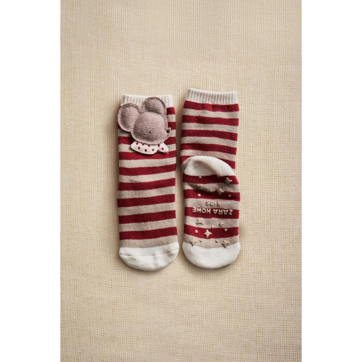 Детские носки с мышкой на рождество