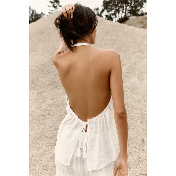 ТОП С ГОРЛОВИНОЙ ХАЛТЕР И ОТКРЫТОЙ СПИНОЙ