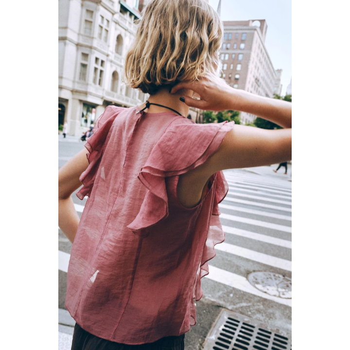 ПОЛУПРОЗРАЧНЫЙ ТОП С ВОЛАНАМИ