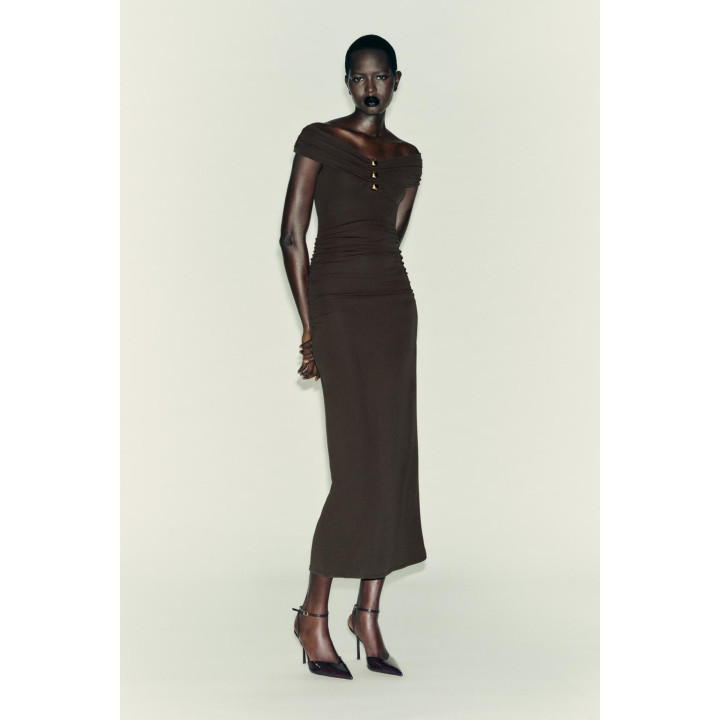 ДЛИННОЕ ПЛАТЬЕ СО СБОРКАМИ